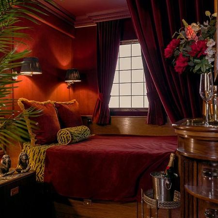 House Of Gods Royal Mile Hotel เอดินบะระ ภายนอก รูปภาพ